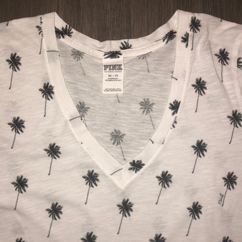 VS PINK T-Shirt